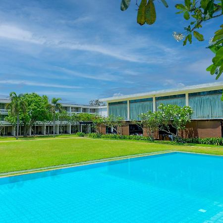 Pegasus Reef - A Beach Resort In Colombo Wattala Exterior photo