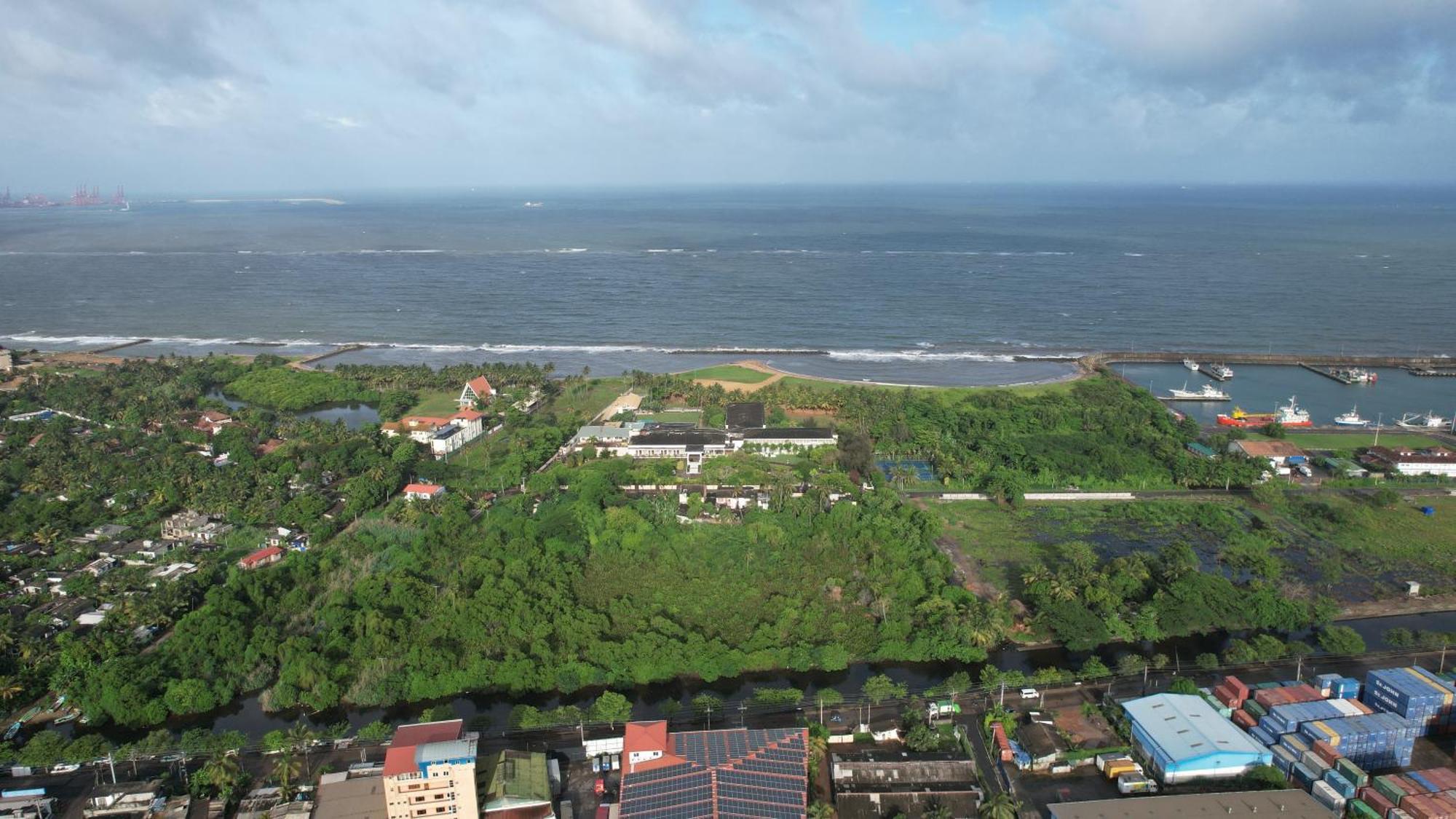 Pegasus Reef - A Beach Resort In Colombo Wattala Exterior photo