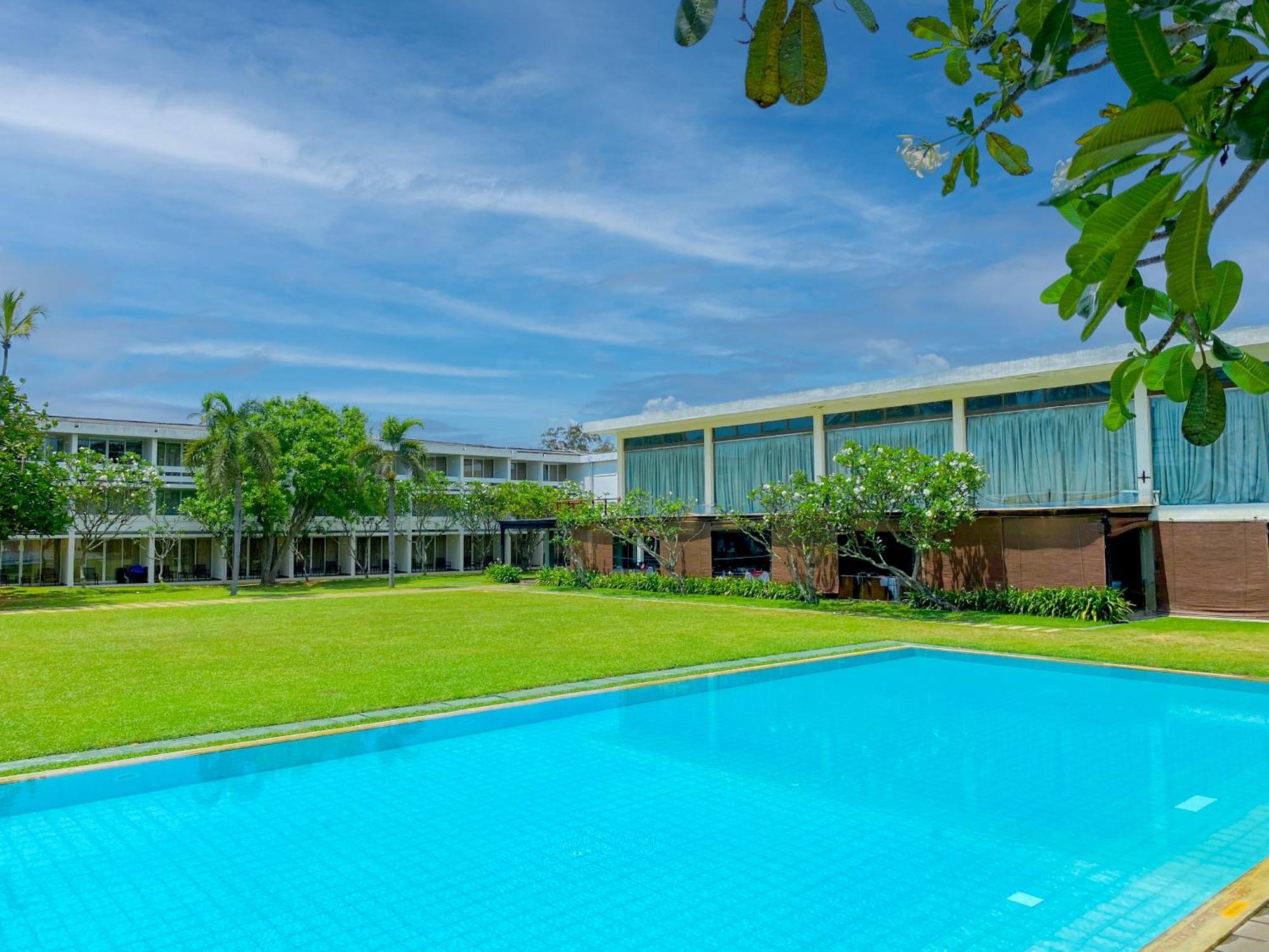 Pegasus Reef - A Beach Resort In Colombo Wattala Exterior photo