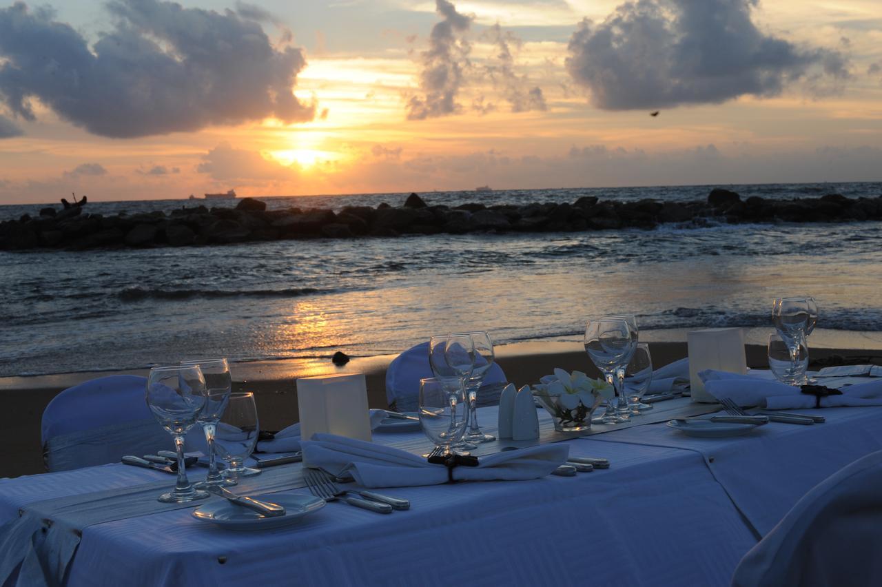 Pegasus Reef - A Beach Resort In Colombo Wattala Exterior photo